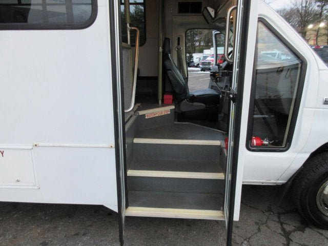Used 2013 Ford E-450 and Econoline 450 Super Duty w/ Shuttle Bus Prep Pkg image 25