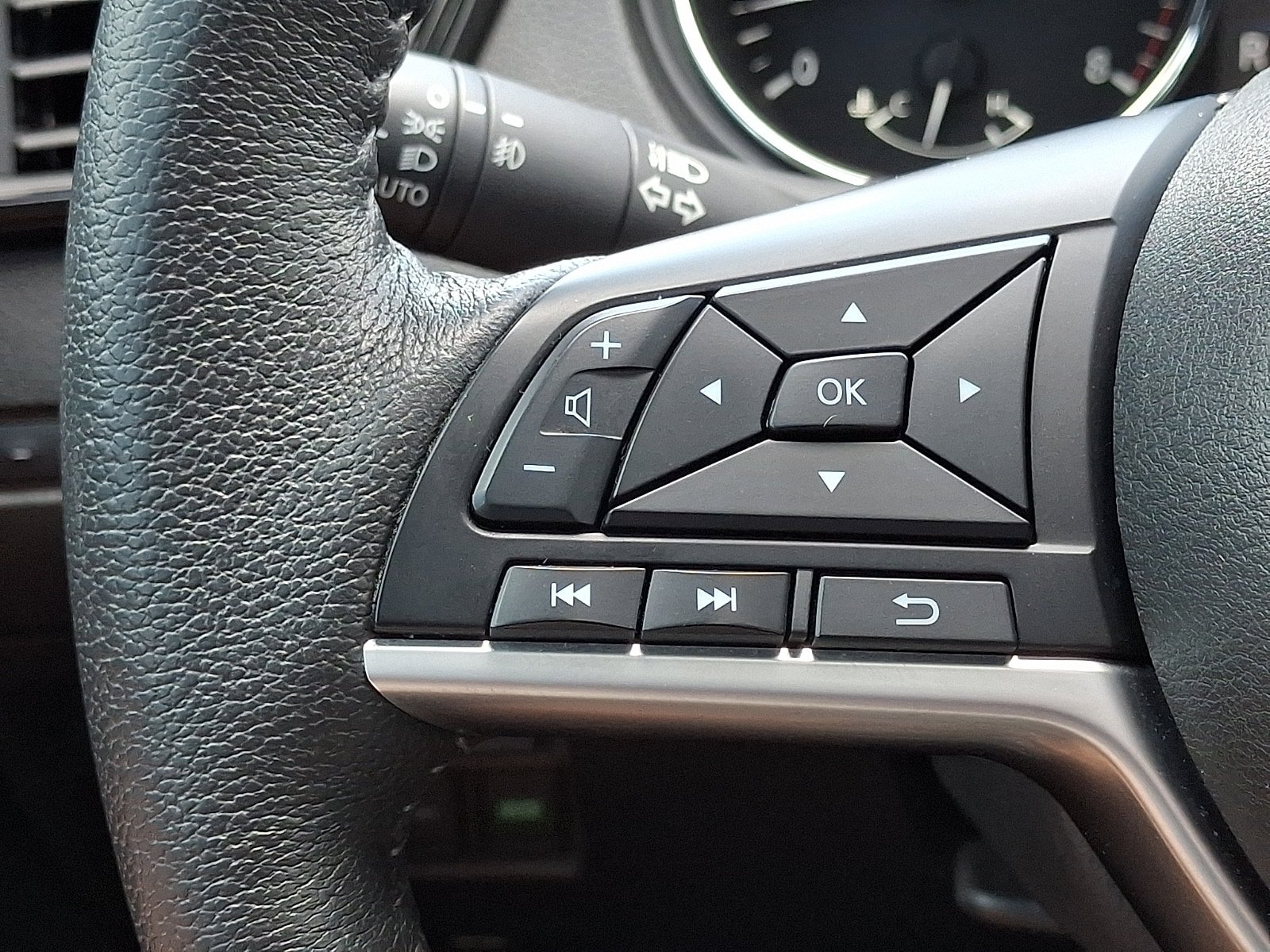 Used 2019 Nissan Rogue SL w/ Premium Package AWD/4WD image 24