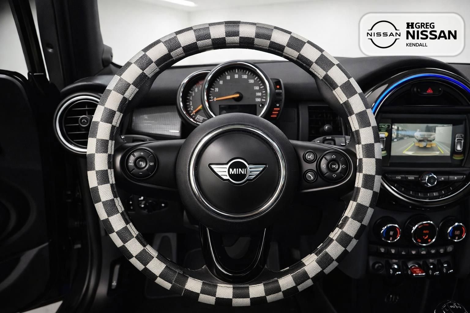 Used 2017 MINI Cooper 4-Door Hardtop image 15