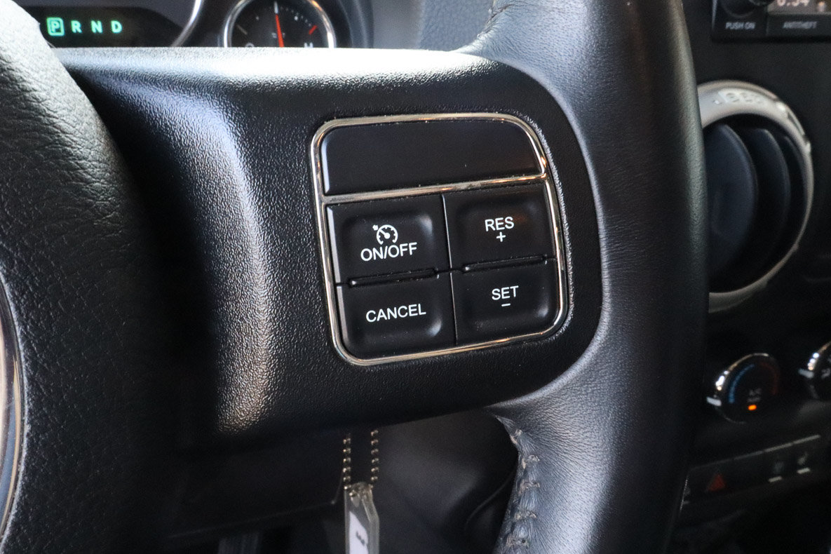 Used 2018 Jeep Wrangler Unlimited Rubicon w/ Connectivity Group AWD/4WD image 30