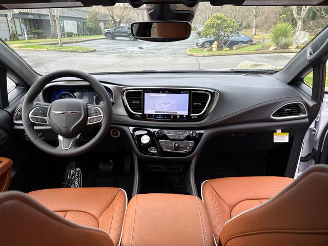 New 2026 Chrysler Pacifica Pinnacle image 11