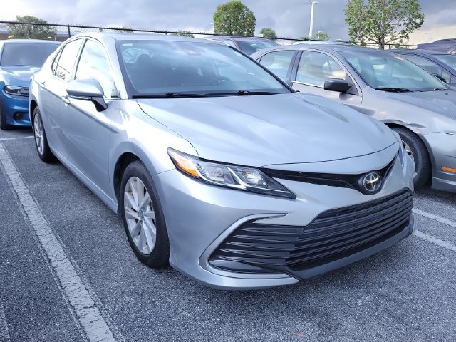 Used 2024 Toyota Camry LE w/ Convenience Package FWD image 3