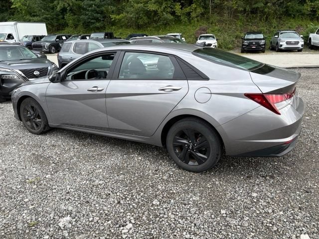 Used 2023 Hyundai Elantra SEL FWD image 3