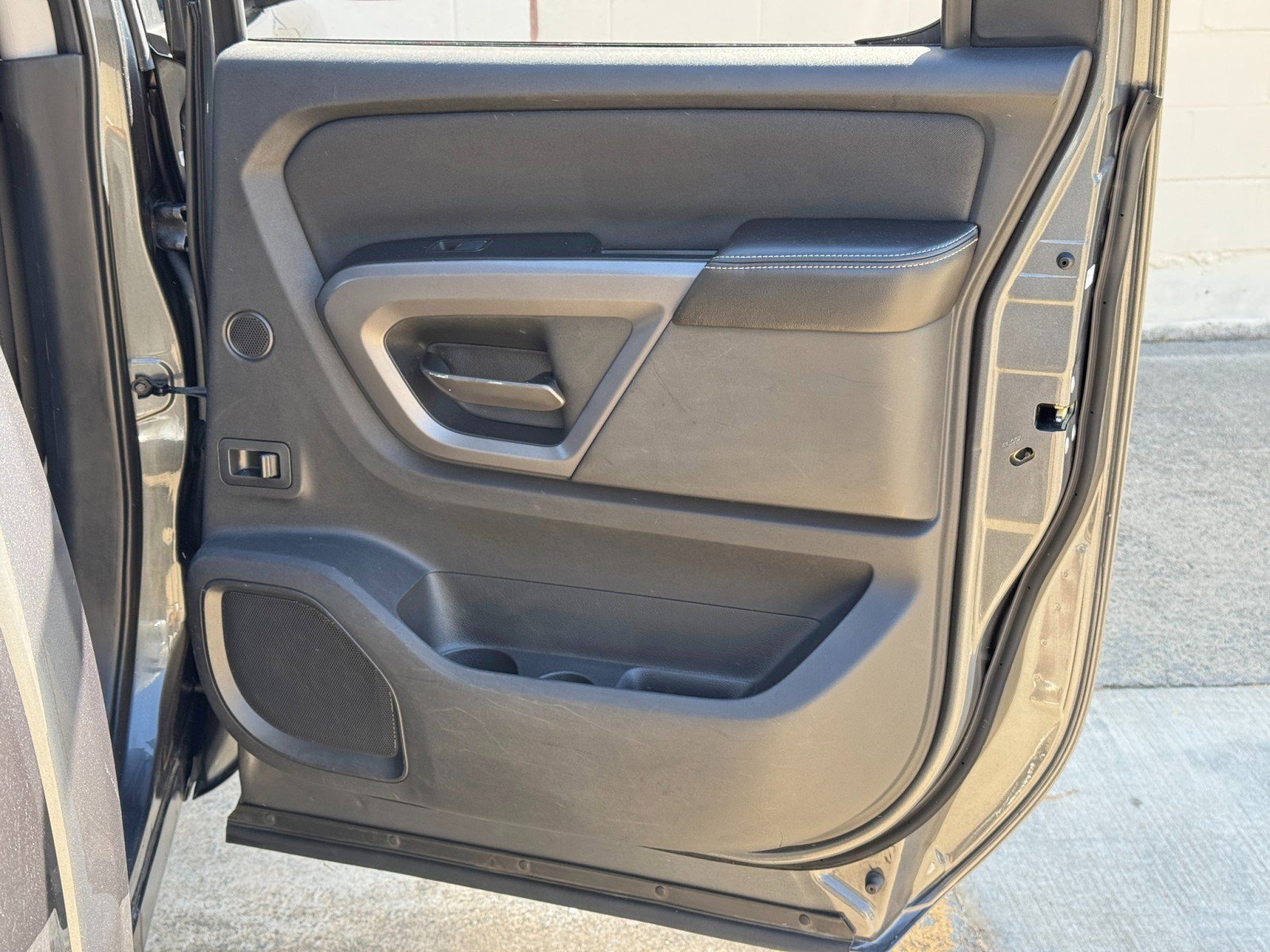 Used 2015 Nissan Titan PRO-4X AWD/4WD image 40