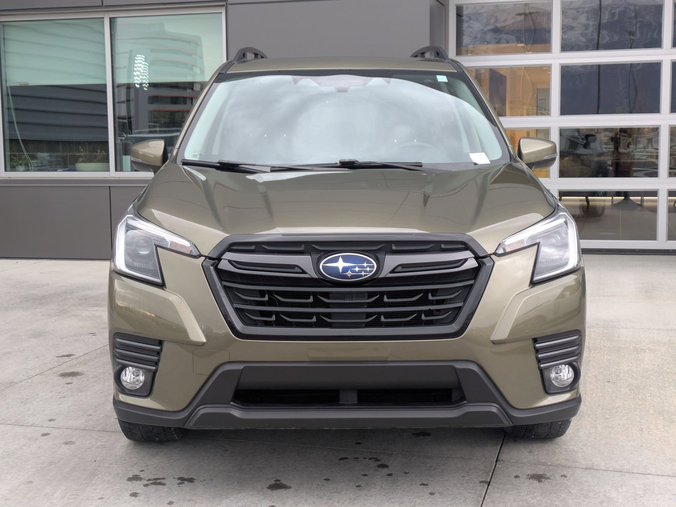 Used 2022 Subaru Forester Limited w/ Popular Package #2 image 2