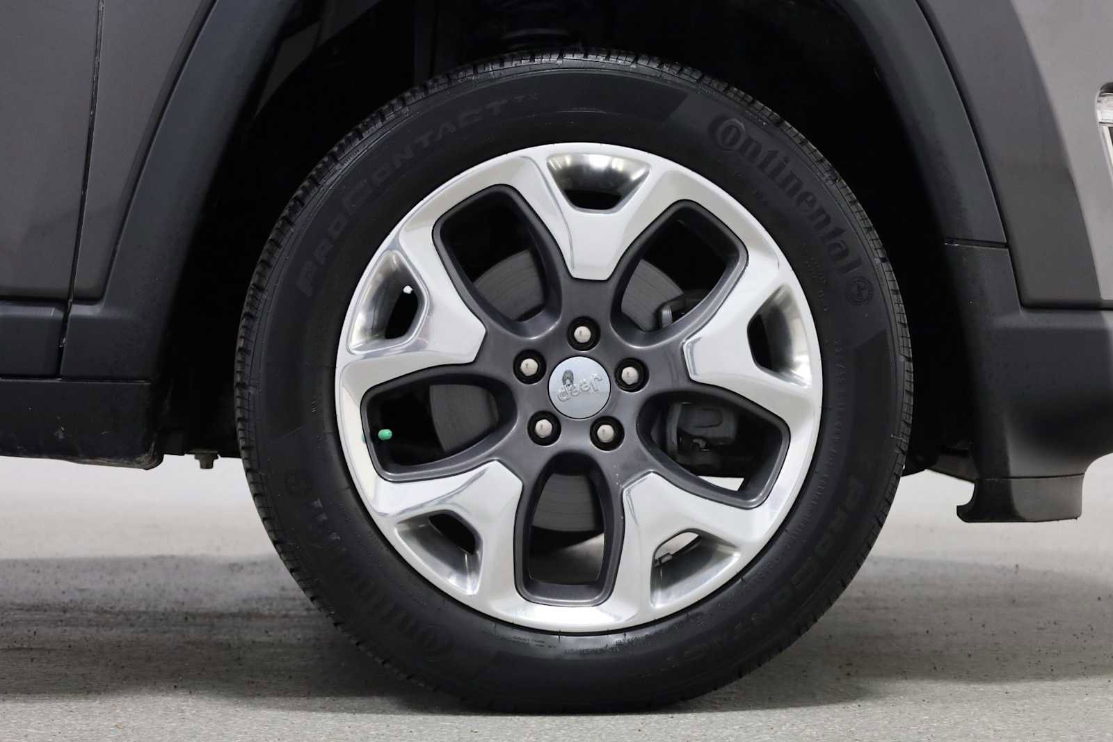 Used 2019 Jeep Compass Limited w/ Safety & Security Group AWD/4WD image 12