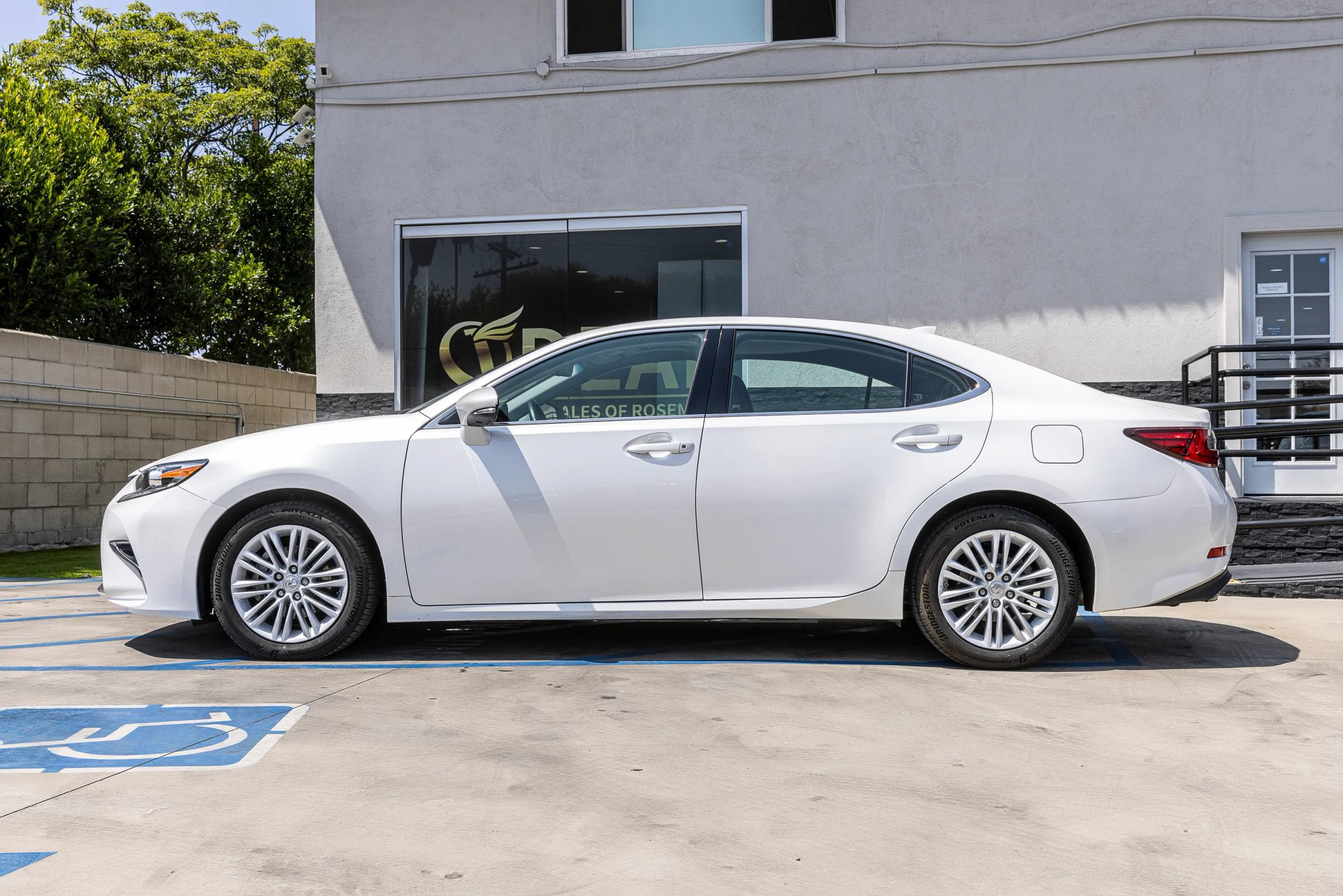 Used 2017 Lexus ES 350 w/ Accessory Package 2 FWD image 9