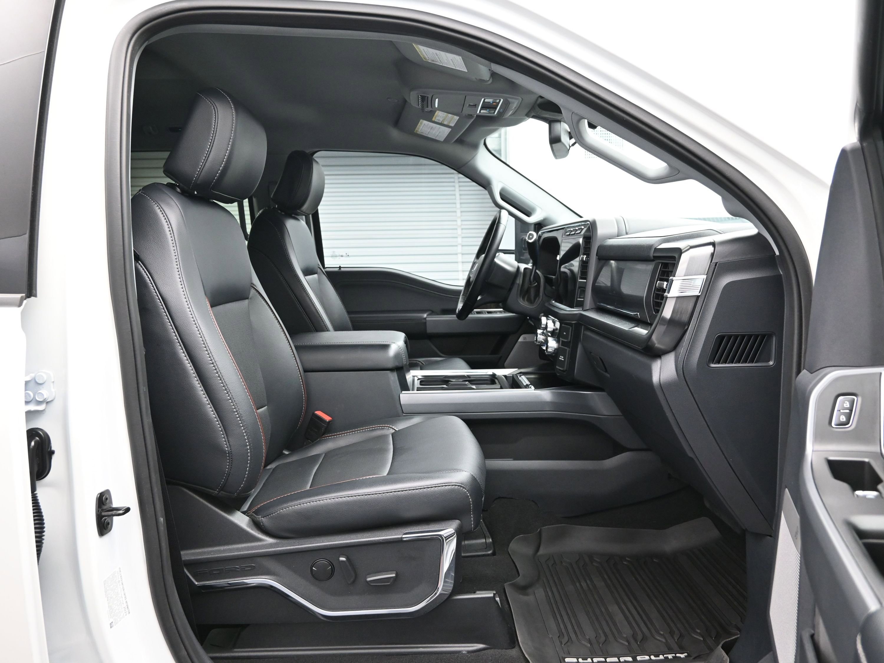 Used 2024 Ford F250 Lariat w/ Sport Appearance Package image 13