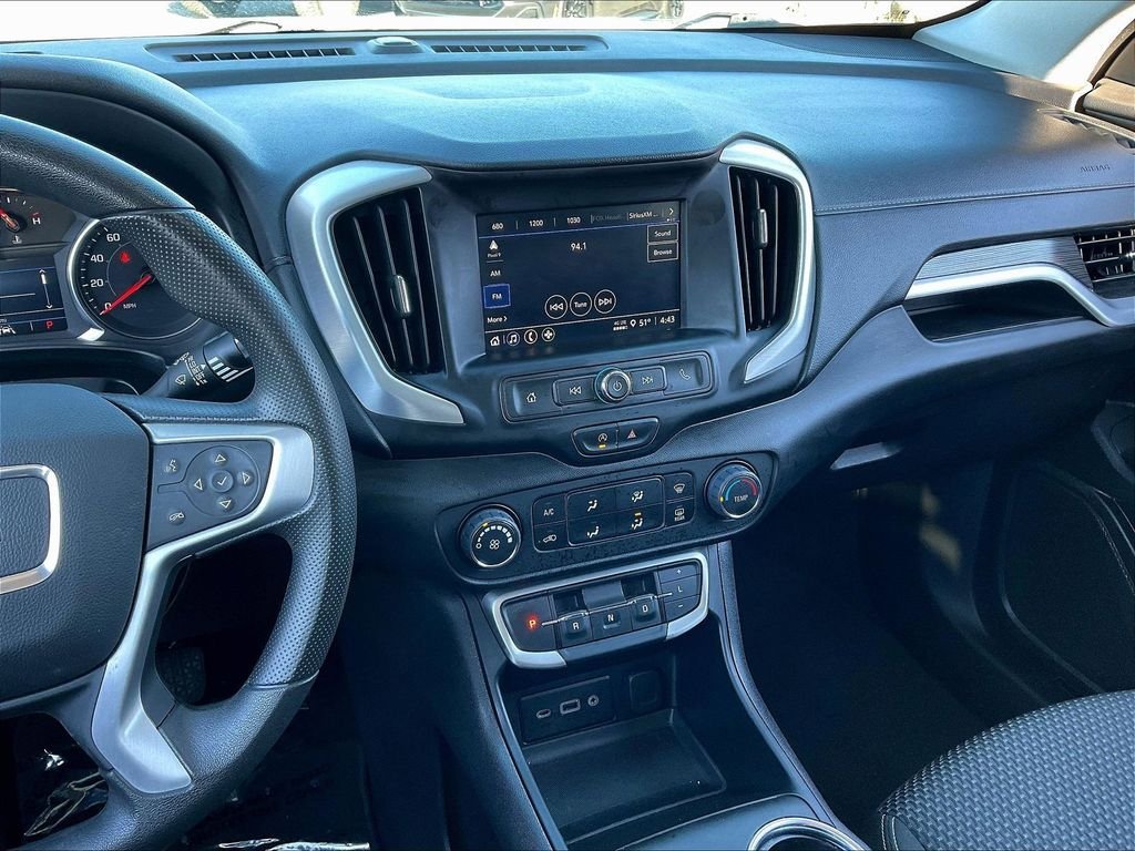 Used 2024 GMC Terrain SLE image 17