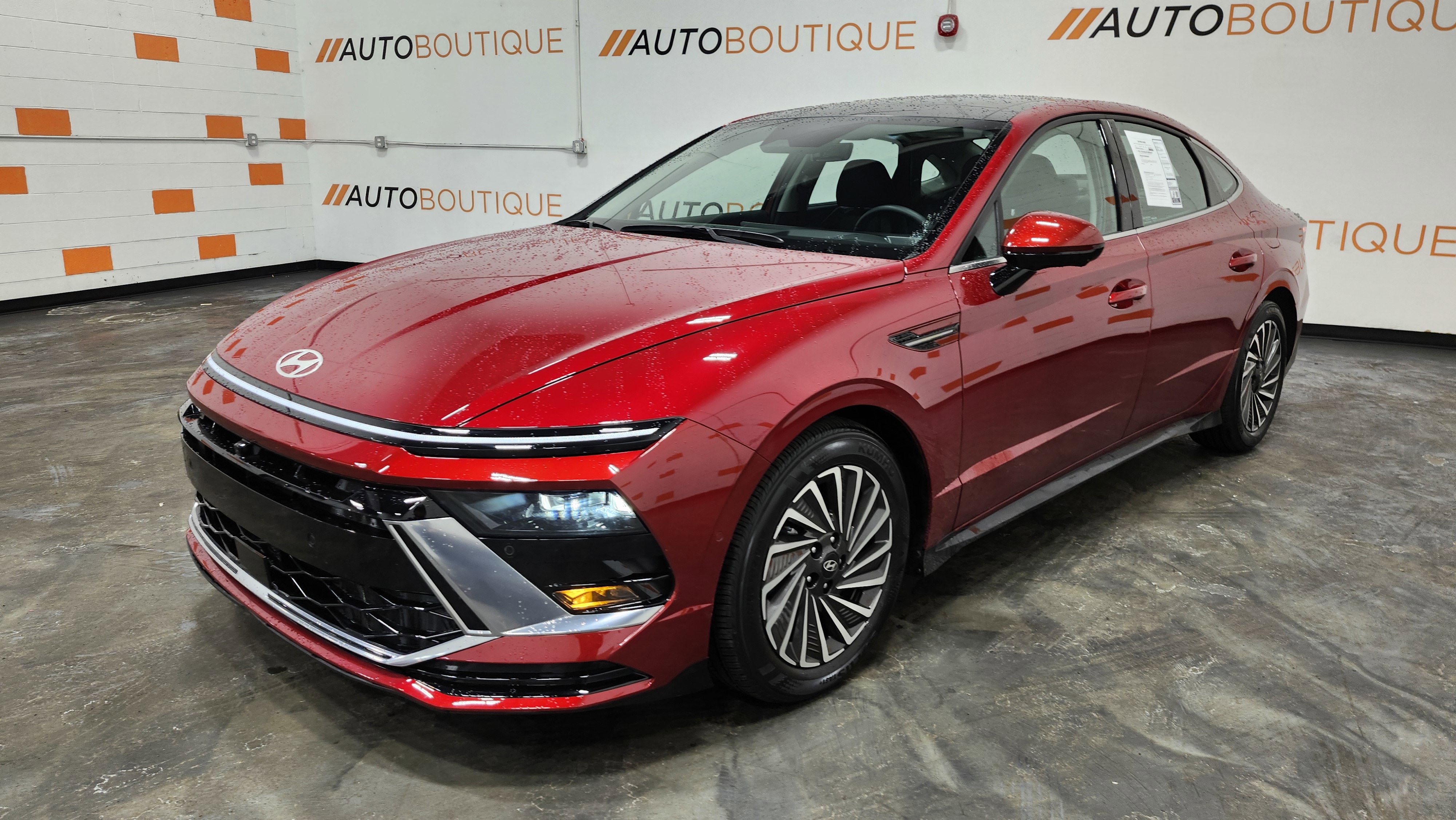 Used 2025 Hyundai Sonata Limited image 14