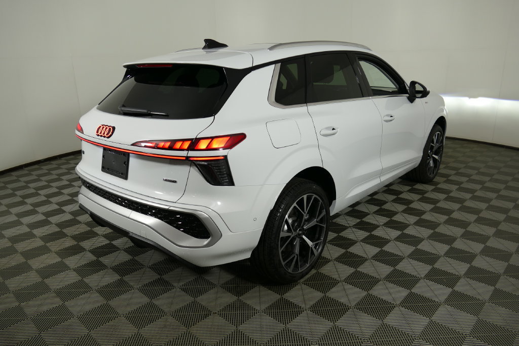 New 2026 Audi Q3 quattro 2.0T AWD/4WD image 3