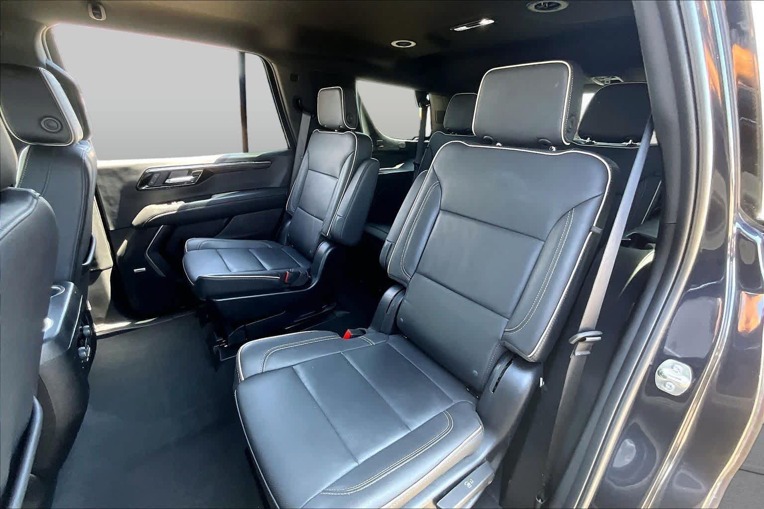 Used 2025 Chevrolet Tahoe Premier AWD/4WD image 21
