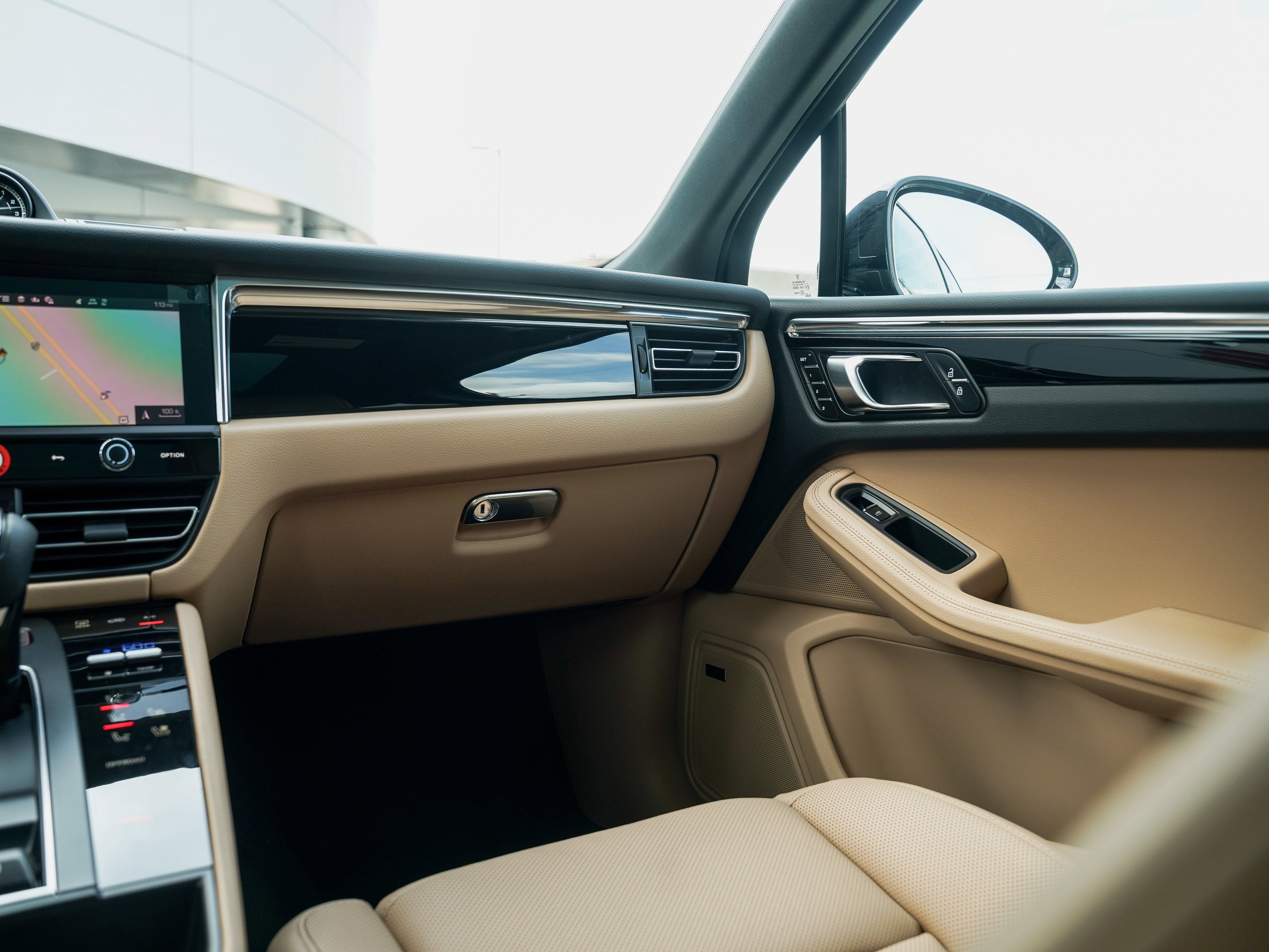 New 2026 Porsche Macan image 27