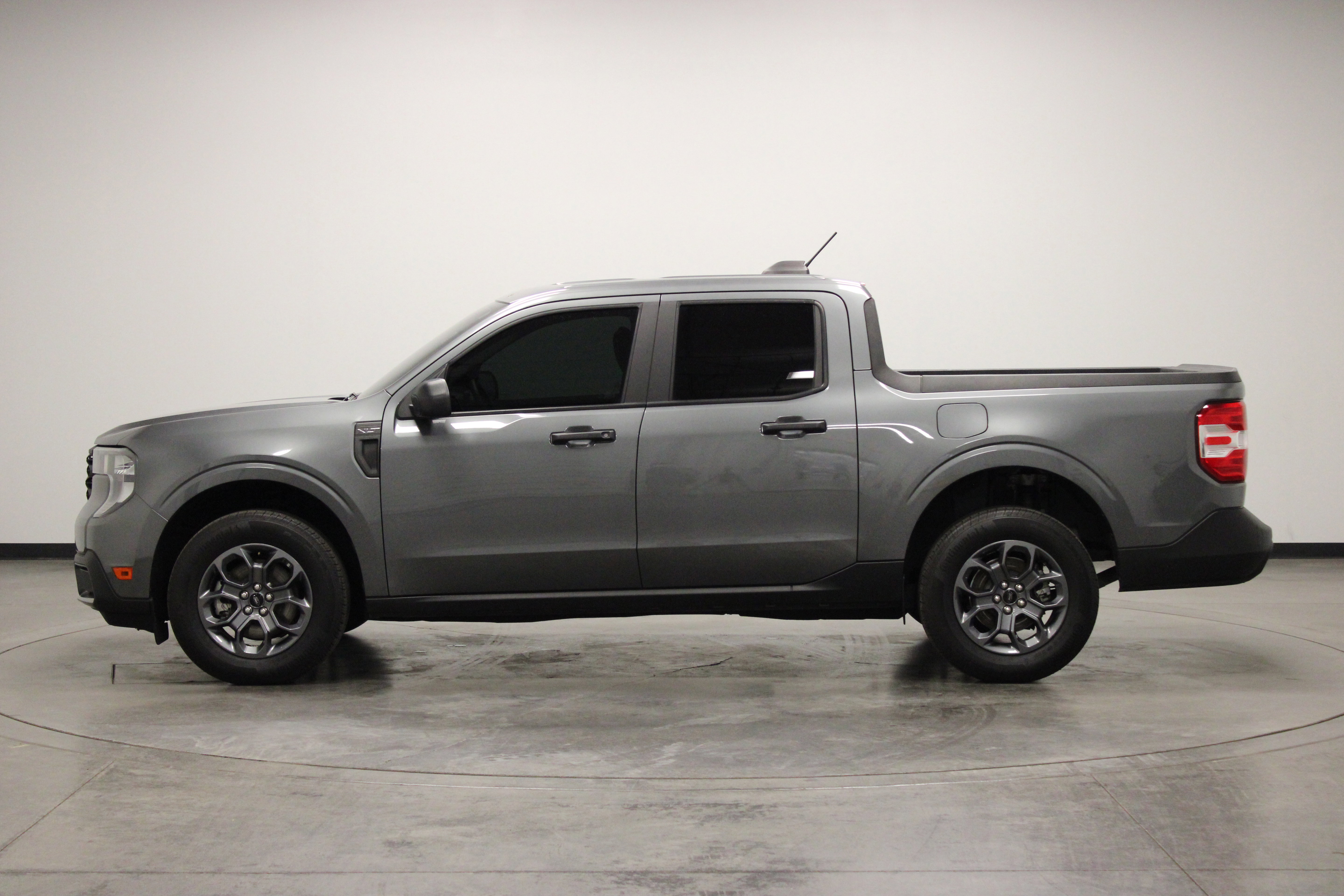 Used 2025 Ford Maverick XLT AWD/4WD image 5