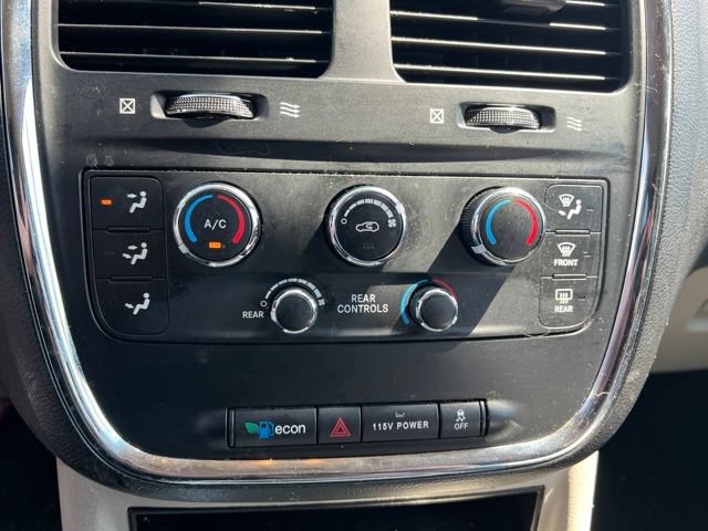 Used 2015 Dodge Grand Caravan SXT w/ Rear Park Assist Package FWD image 19