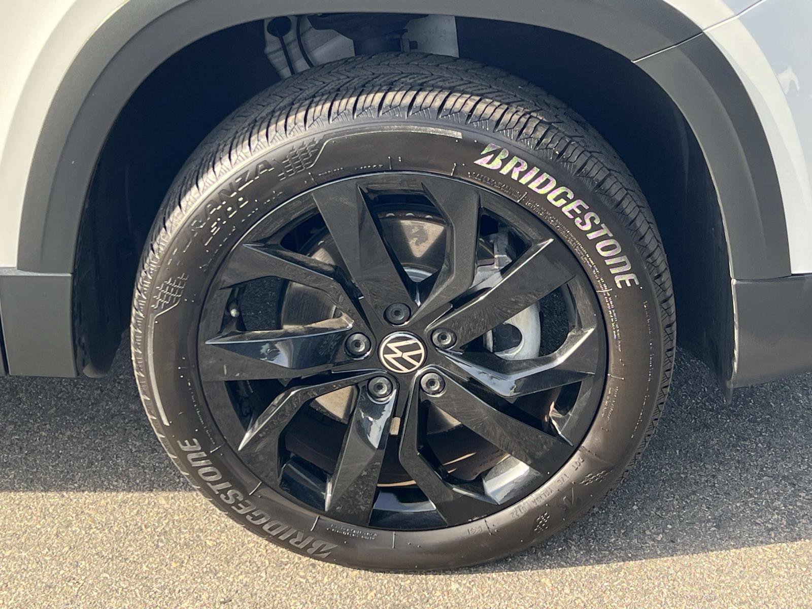 Certified 2022 Volkswagen Taos SE image 27