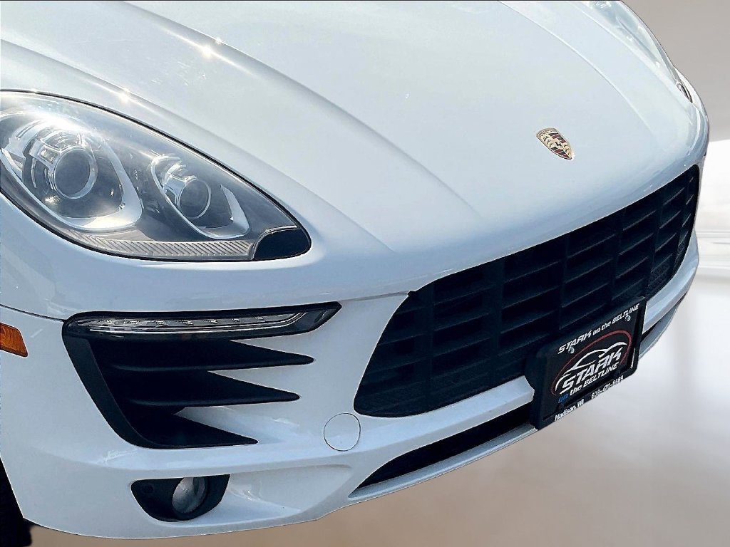 Used 2018 Porsche Macan AWD/4WD image 31