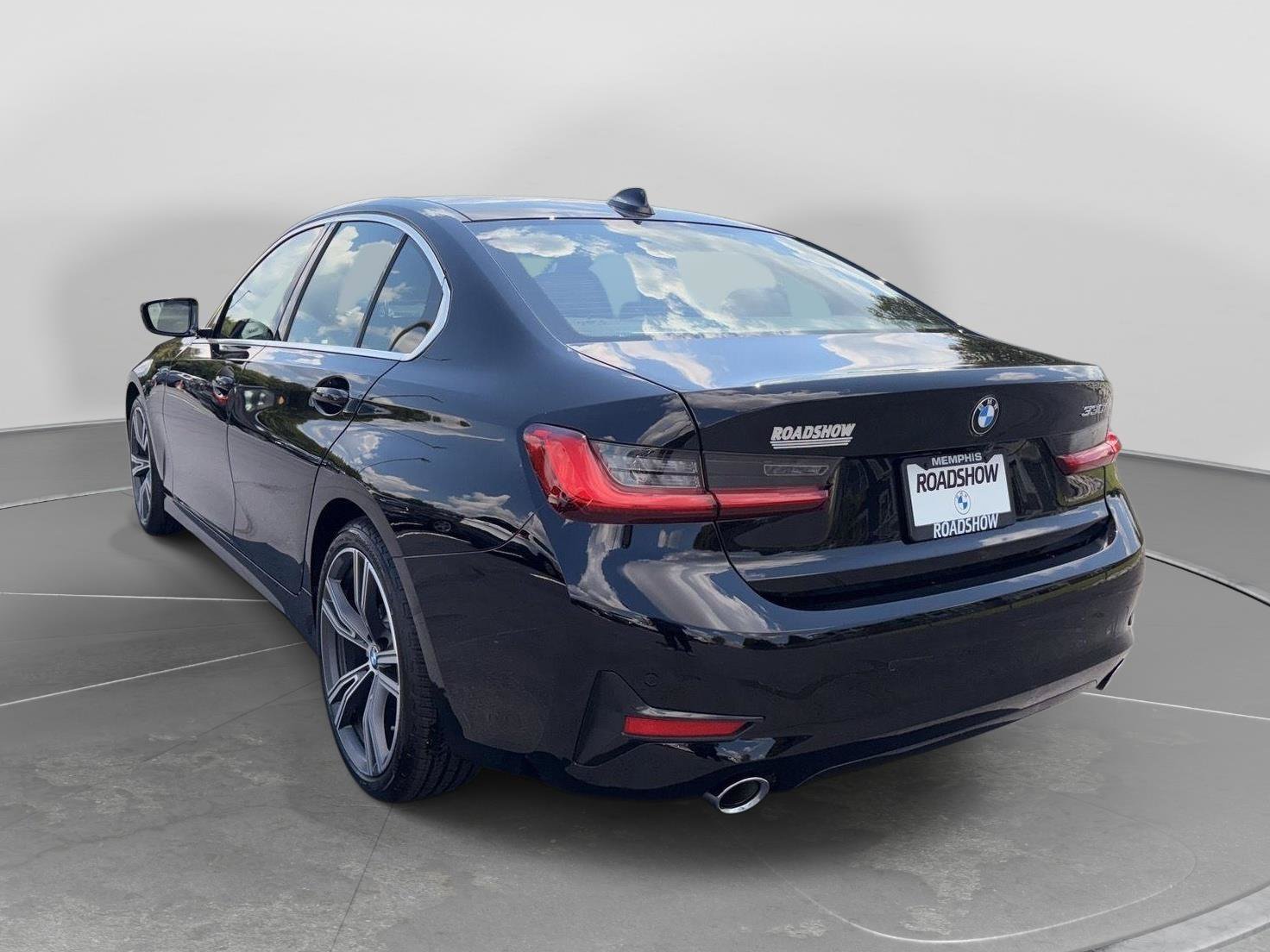 Used 2020 BMW 330i Sedan w/ Convenience Package RWD image 3