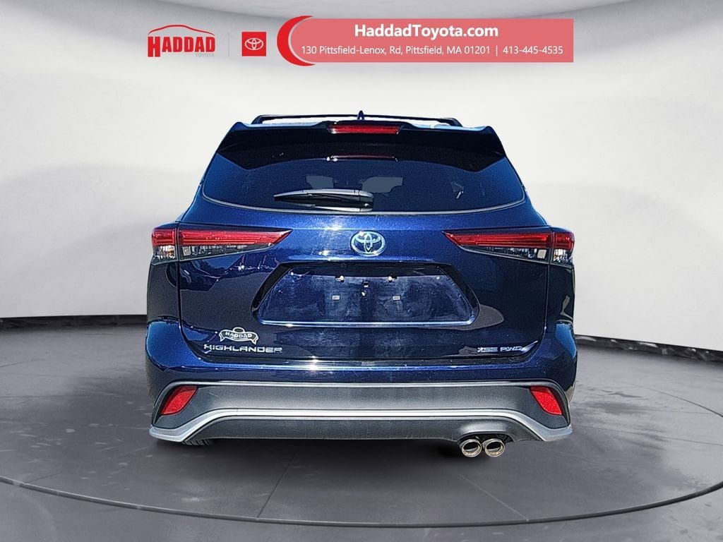 Used 2023 Toyota Highlander XSE AWD/4WD image 4