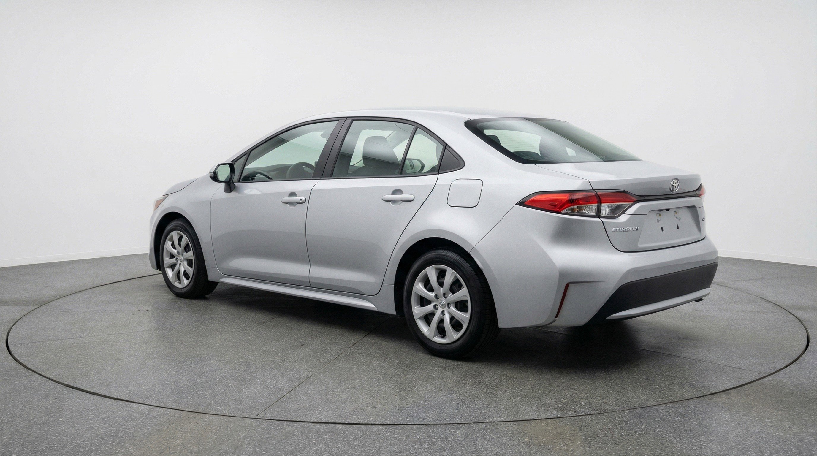 Used 2025 Toyota Corolla LE image 6
