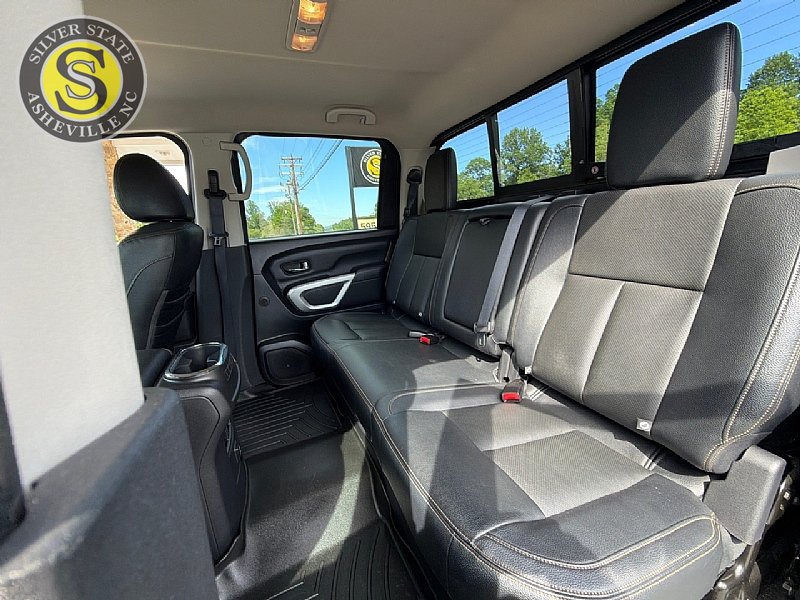 Used 2018 Nissan Titan SL w/ Chrome Package AWD/4WD image 14