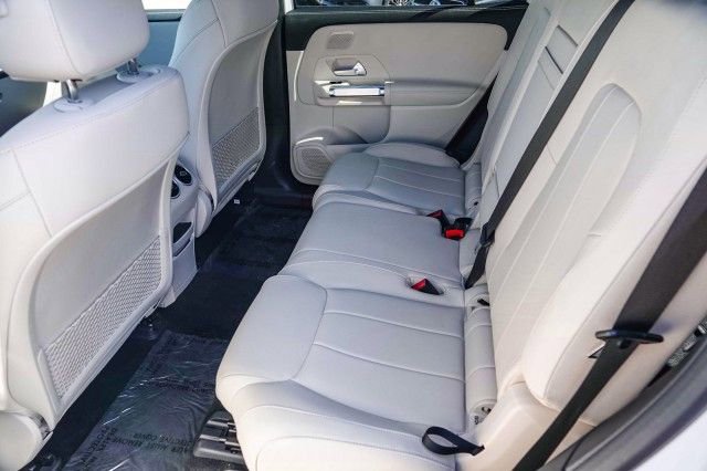 Used 2024 Mercedes-Benz EQB 300 4MATIC image 18