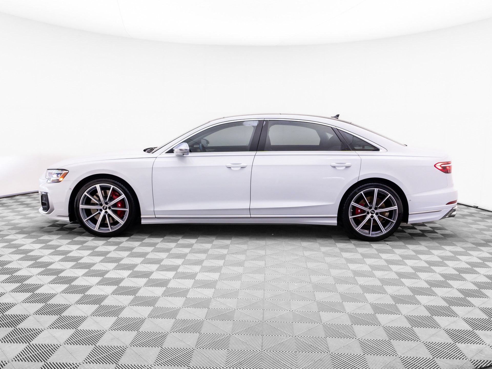 Used 2022 Audi S8 AWD/4WD video 2