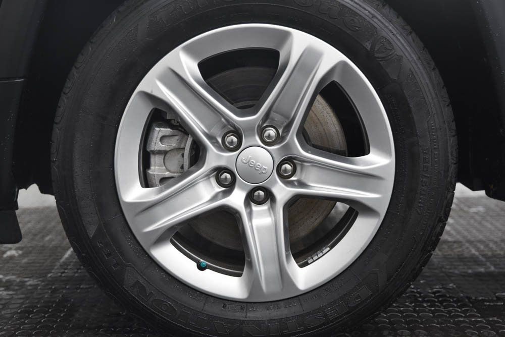 Used 2023 Jeep Compass Latitude image 9