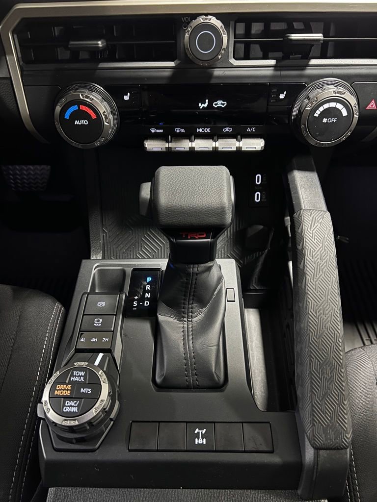 Certified 2025 Toyota Tacoma TRD Off-Road image 27