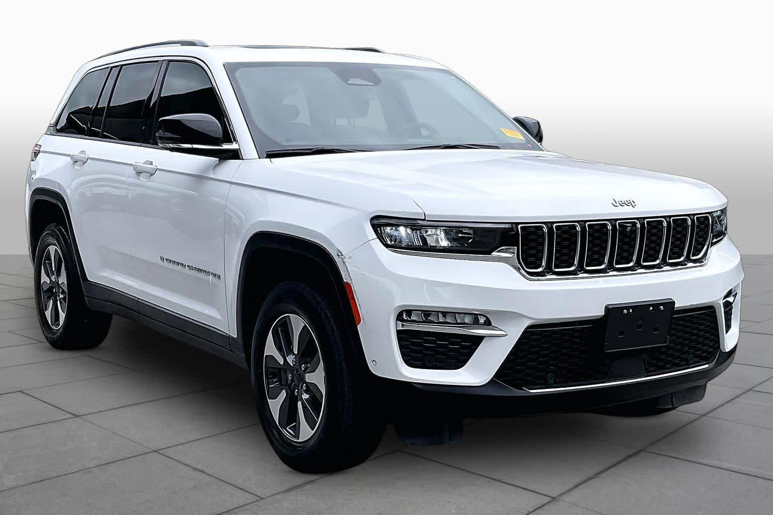 Used 2022 Jeep Grand Cherokee Limited 4xe w/ Luxury Tech Group II AWD/4WD image 3