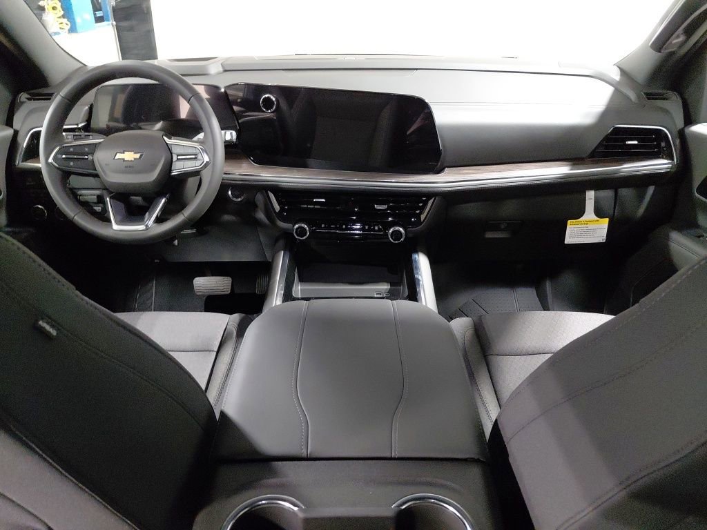 New 2026 Chevrolet Suburban LS w/ LS Custom Edition AWD/4WD image 3