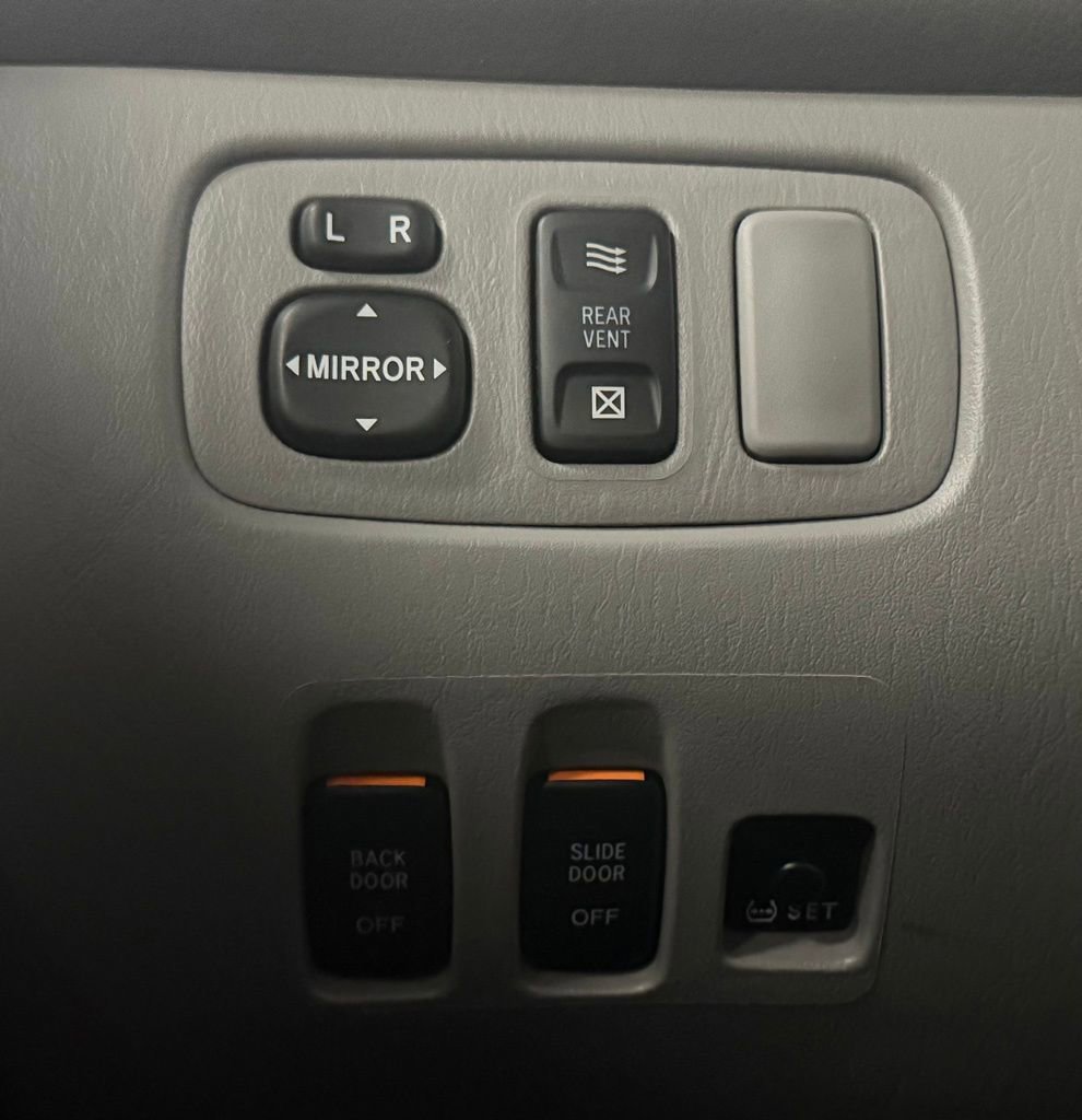 Used 2007 Toyota Sienna XLE FWD image 13