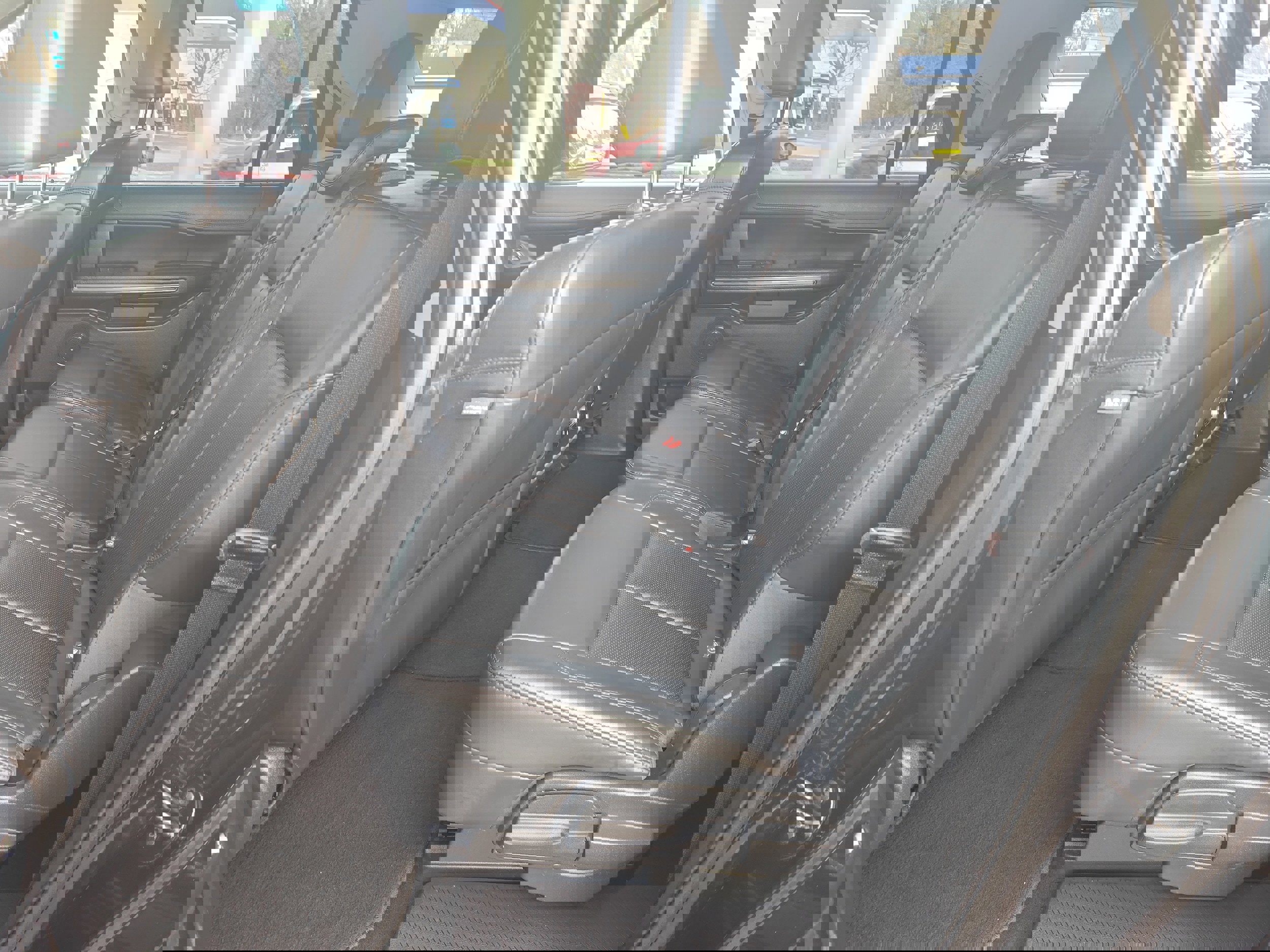 Used 2024 Ford Expedition Max XLT image 11