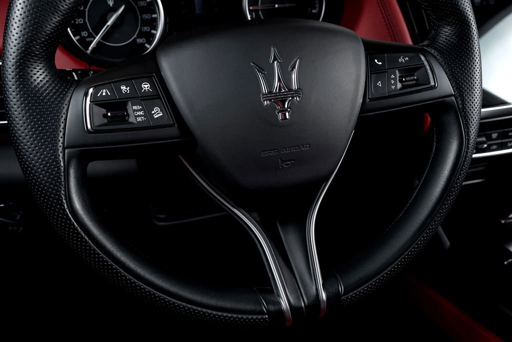 Used 2022 Maserati Levante GT image 32