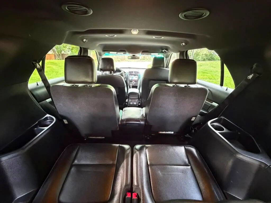 Used 2017 Ford Explorer Limited w/ Equipment Group 301A AWD/4WD image 8