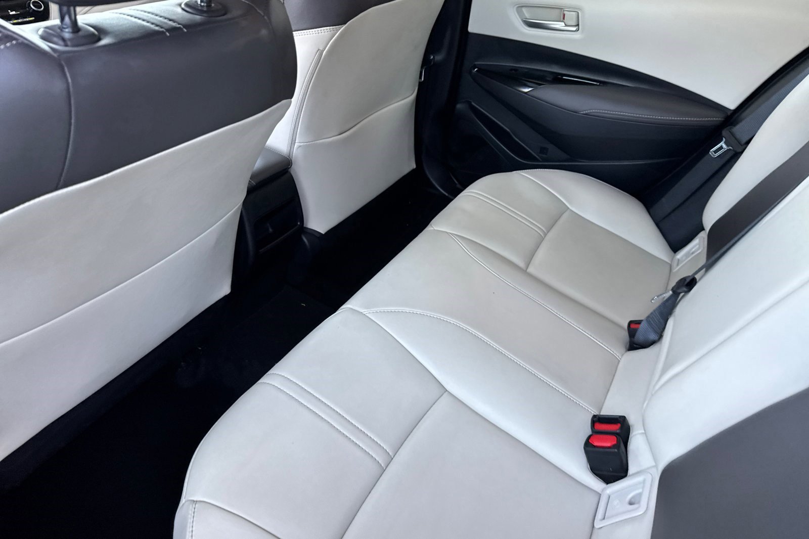 Used 2020 Toyota Corolla XLE image 25
