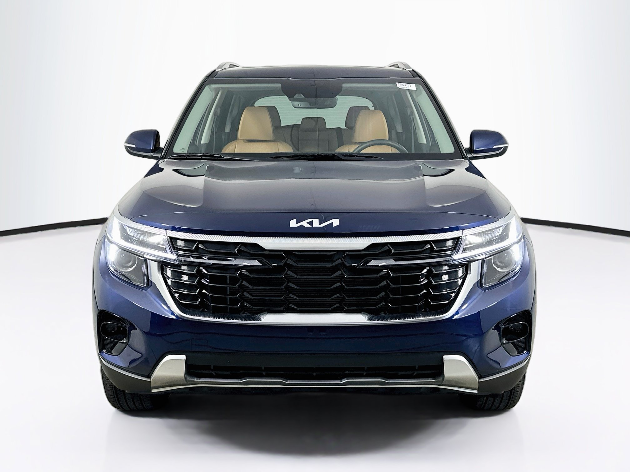 Used 2026 Kia Seltos EX FWD image 2