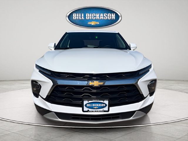 Used 2026 Chevrolet Blazer LT FWD image 2