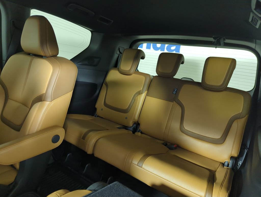 Used 2025 Nissan Armada SL w/ Captain's Chari Seat Package image 32