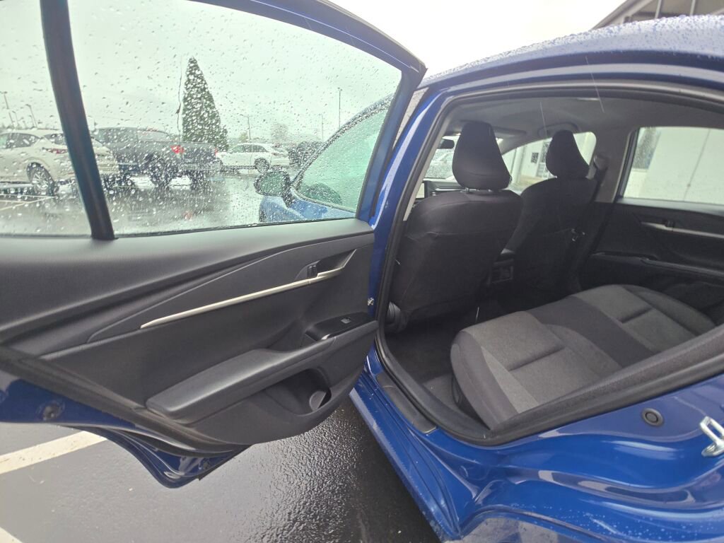 Used 2025 Toyota Camry LE image 12