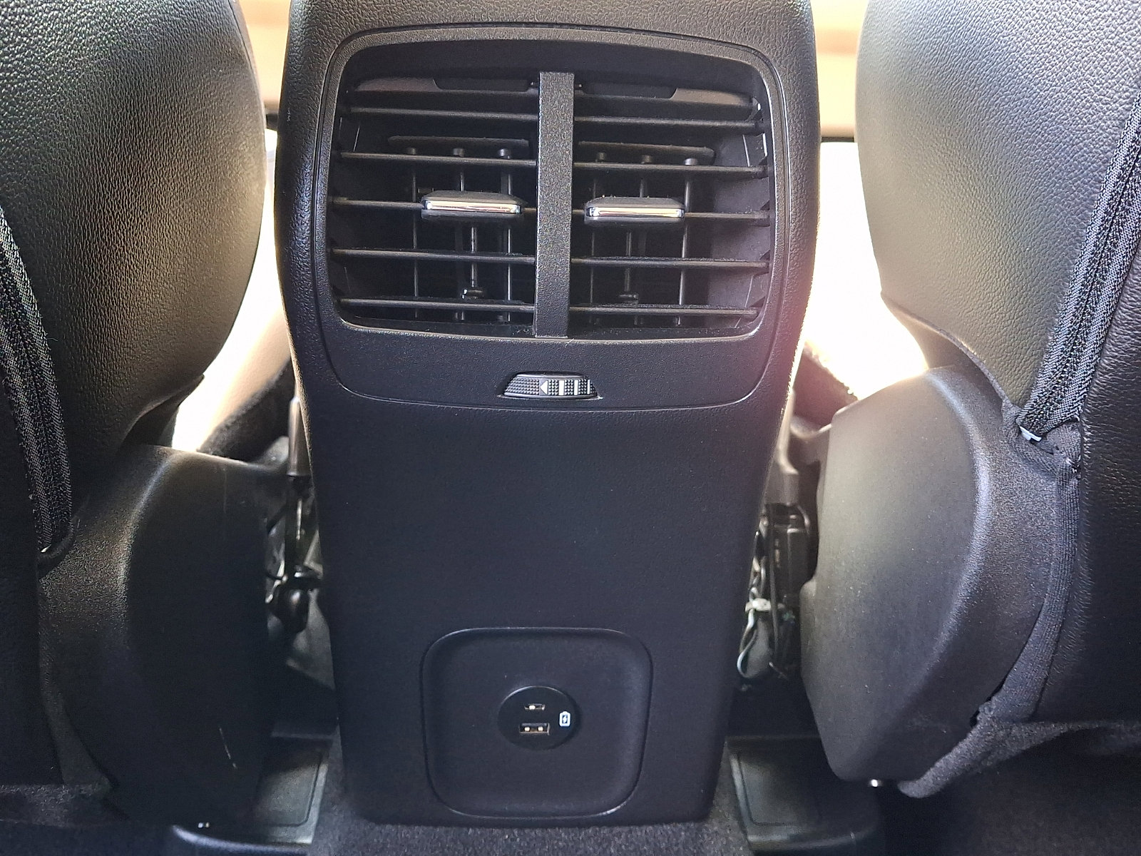 Used 2022 Ford Escape SEL image 11