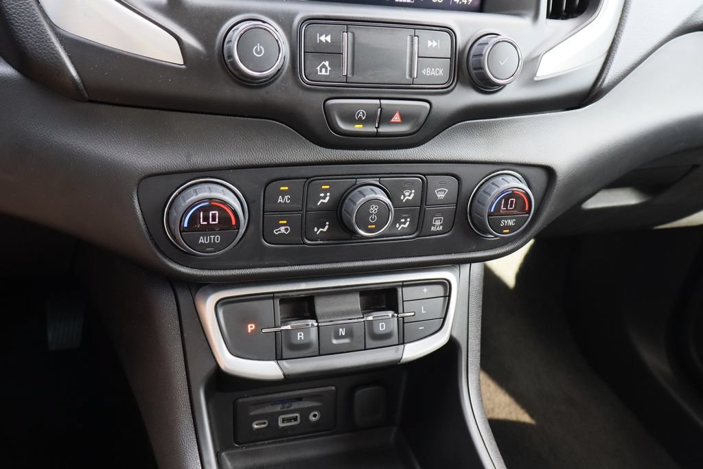 Used 2024 GMC Terrain SLT FWD image 17