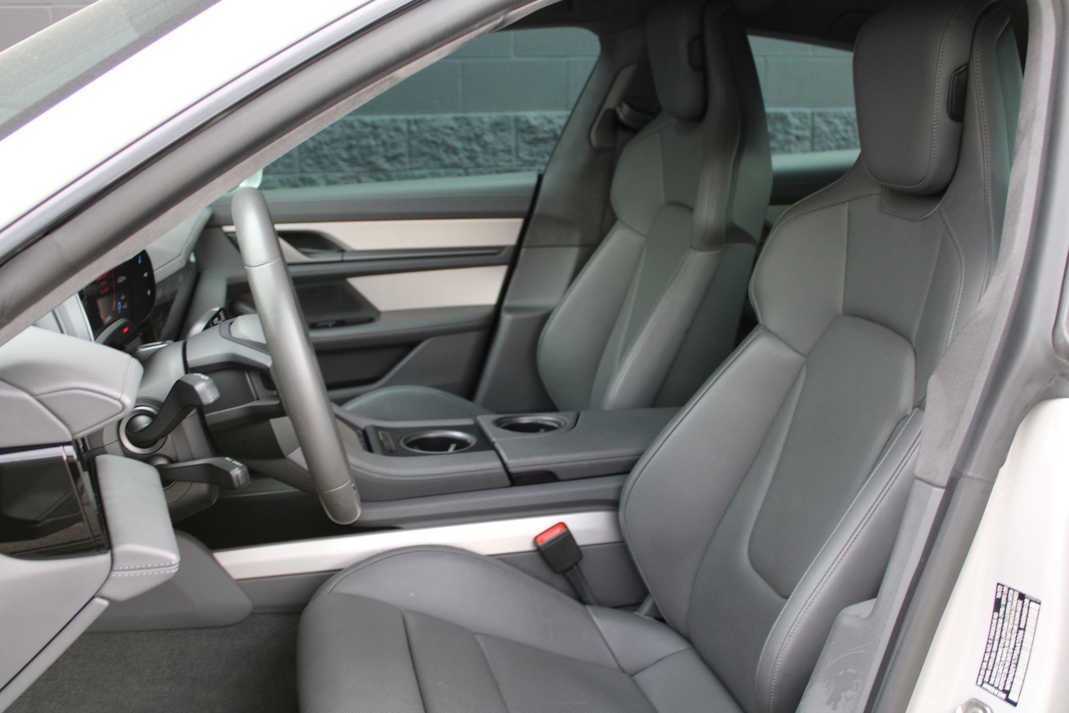 Used 2023 Porsche Taycan GTS image 5