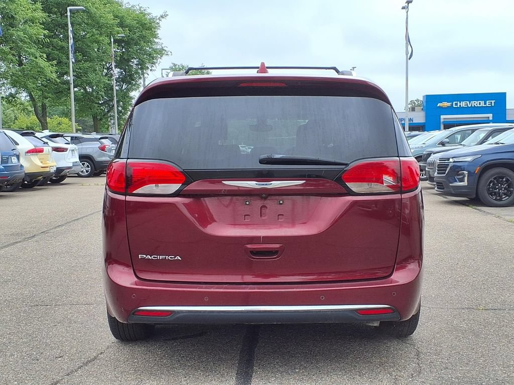 Used 2019 Chrysler Pacifica Touring-L FWD image 5