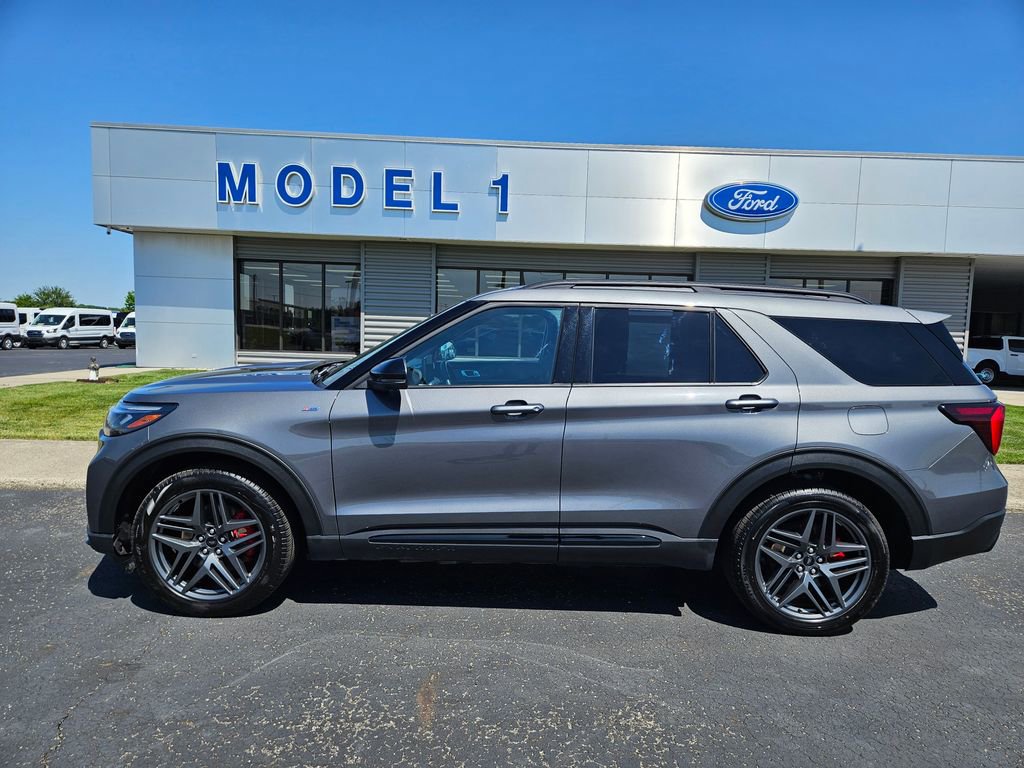 Used 2025 Ford Explorer ST-Line w/ ST-Line Street Pack