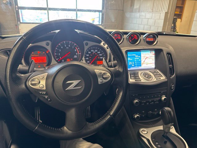 Used 2016 Nissan 370Z Touring Sport RWD image 21