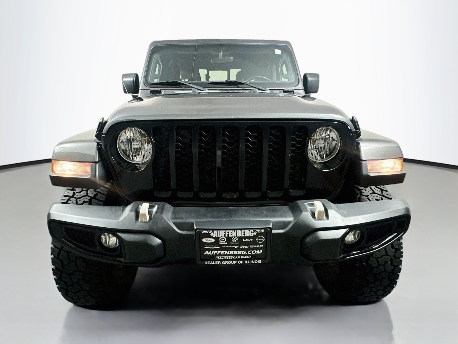 Used 2021 Jeep Gladiator Sport AWD/4WD image 2