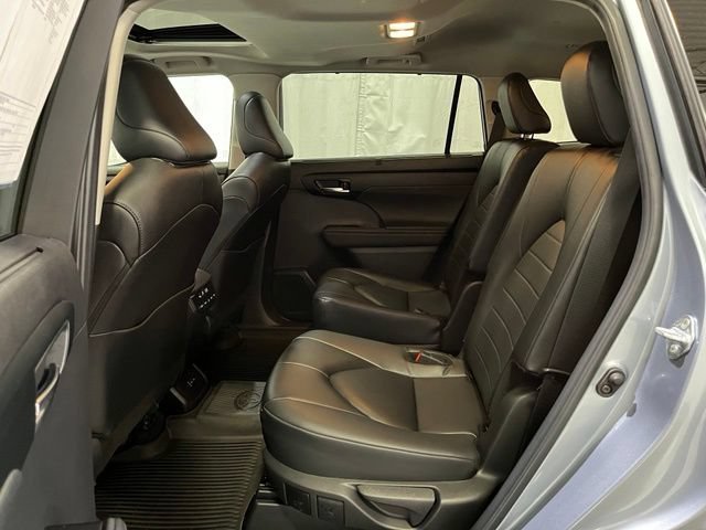 Certified 2024 Toyota Highlander XLE AWD/4WD image 11