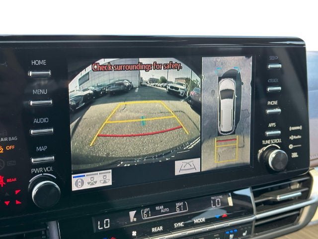 Used 2023 Toyota Sienna Platinum AWD/4WD image 35