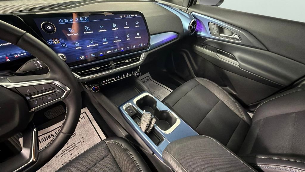 Certified 2024 Chevrolet Equinox EV LT FWD image 19